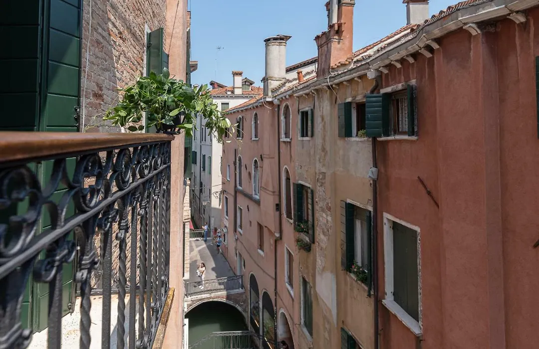 La Finestra Sulle Beccarie-1